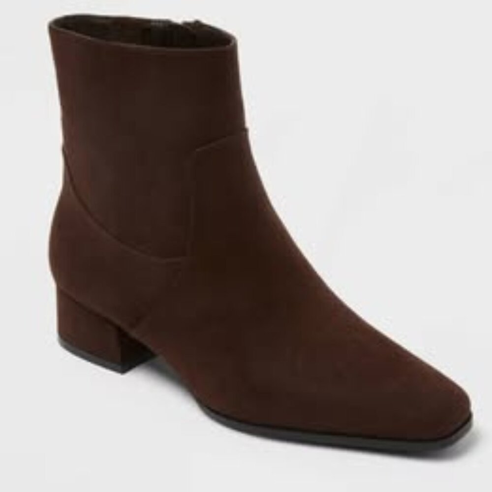 Coral Boots with Memory Foam Insole – Sizes 6 & 8.5